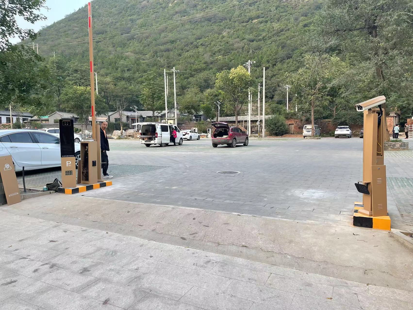 北京周口店智慧车场（8个景区，26个出入口，8个城市级诱导屏） 景区智慧停车场案列 第2张